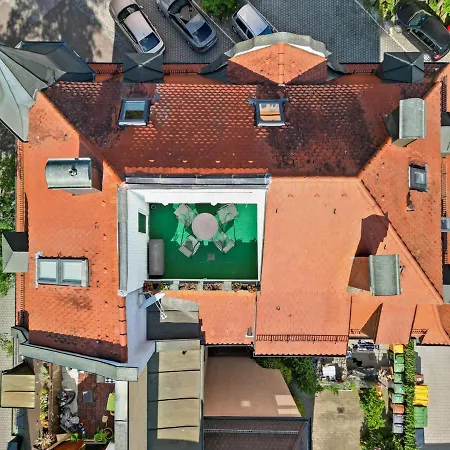 Апартаменты Stilvolle Wohnung: Private Dachterrasse - Zentral