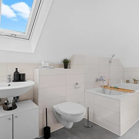 Stilvolle Wohnung: Private Dachterrasse - Zentral Lägenhet *