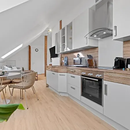 Stilvolle Wohnung: Private Dachterrasse - Zentral * Augsburg