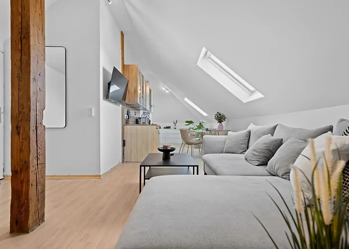 Stilvolle Wohnung: Private Dachterrasse - Zentral Apartment Augsburg