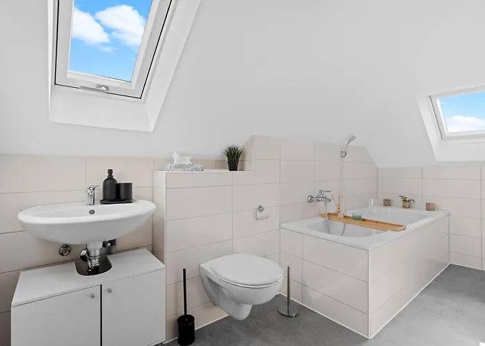 Stilvolle Wohnung: Private Dachterrasse - Zentral Apartment *